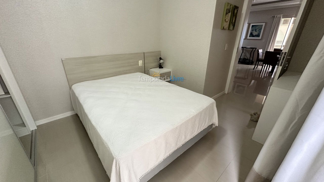 Apartamento para aluguel de temporada em Itapema (Meia Praia)