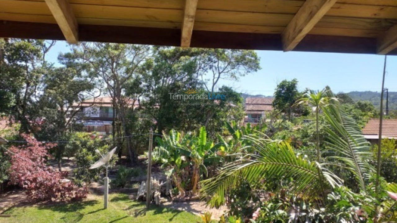 Casa para aluguel de temporada em Imbituba (Praia do Rosa)