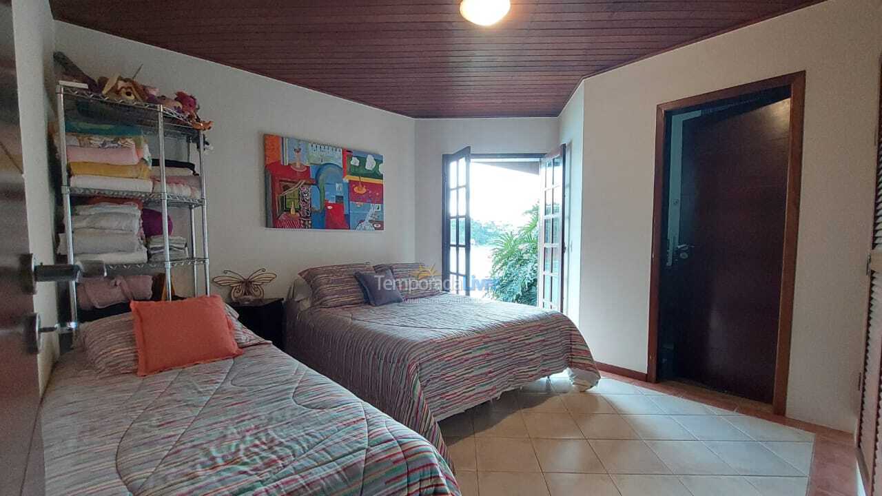 Casa para alquiler de vacaciones em Igaratá (Condomínio 3 Marias)