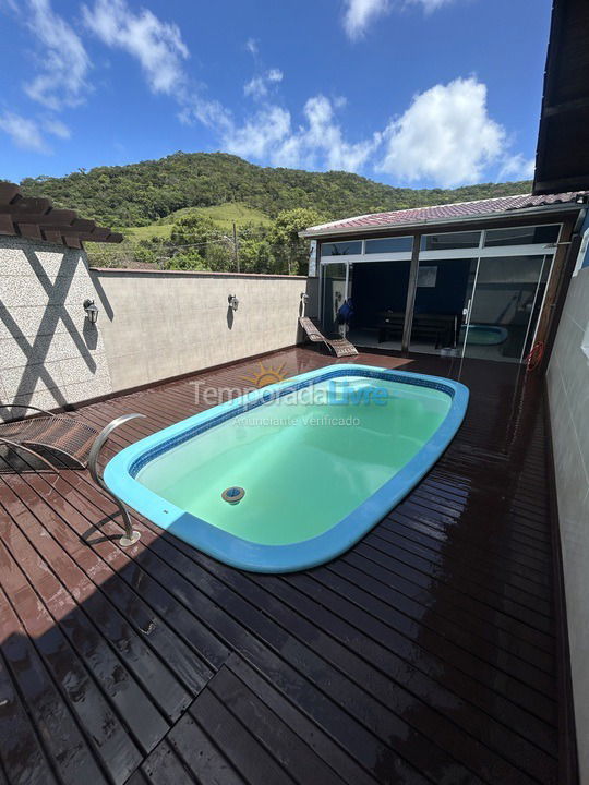 House for vacation rental in Bombinhas (Sertãozinho)