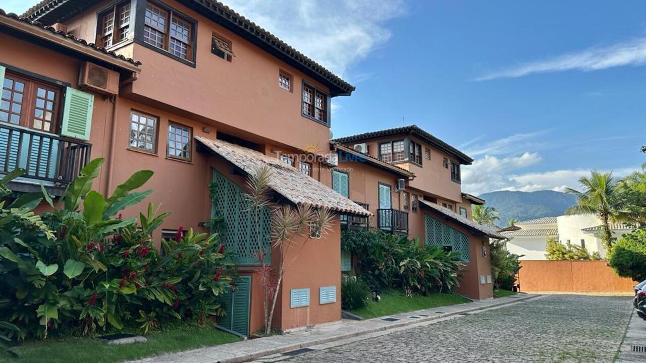 Casa para aluguel de temporada em São Sebastião (Praia da Baleia)