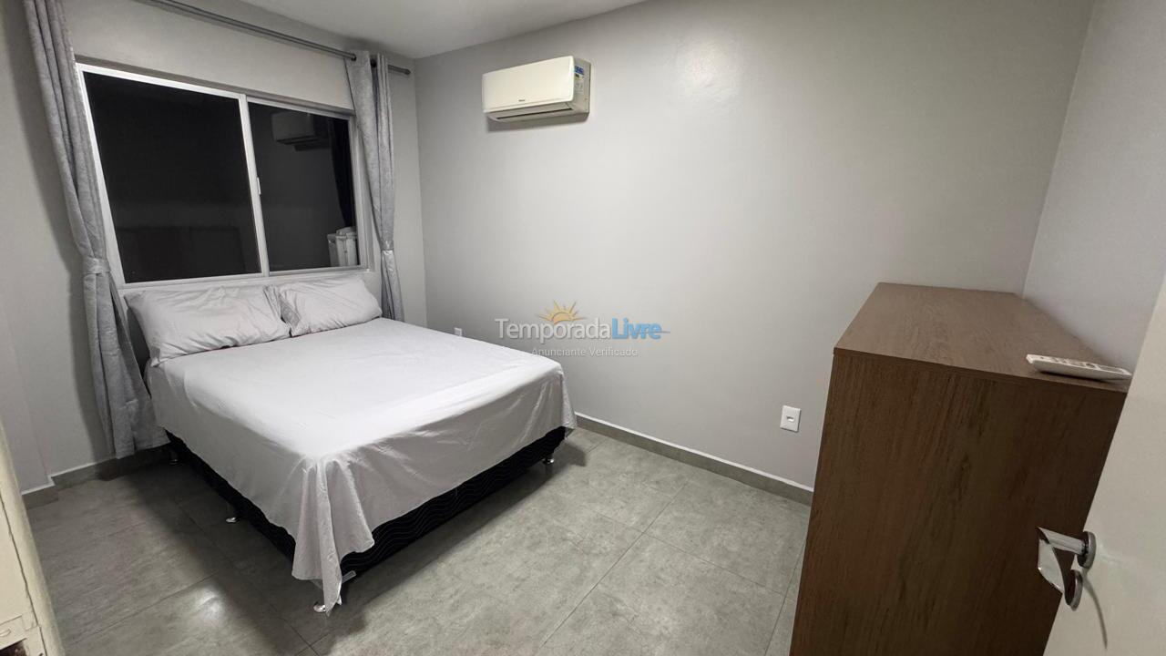 Apartamento para aluguel de temporada em Itapema (Meia Praia)