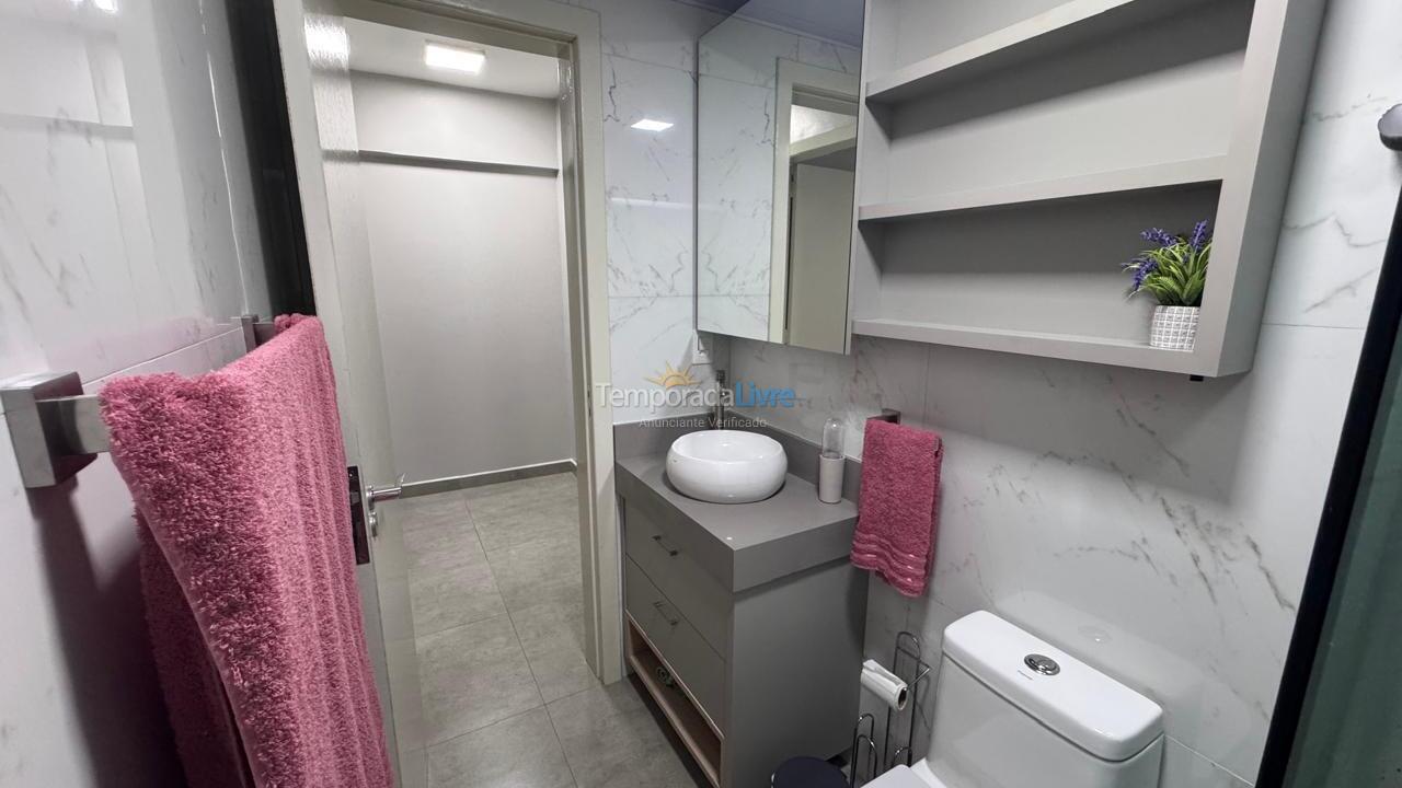 Apartamento para aluguel de temporada em Itapema (Meia Praia)