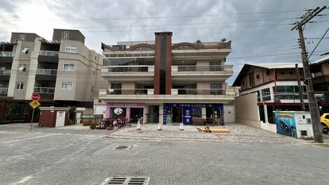 209 - Apartamento de 3 quartos no centro de Bombinhas