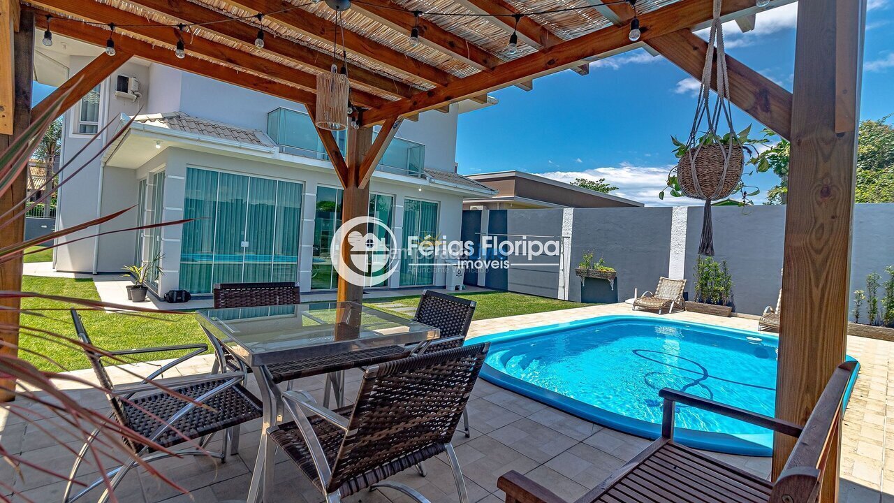 House for vacation rental in Florianopolis (Campeche)