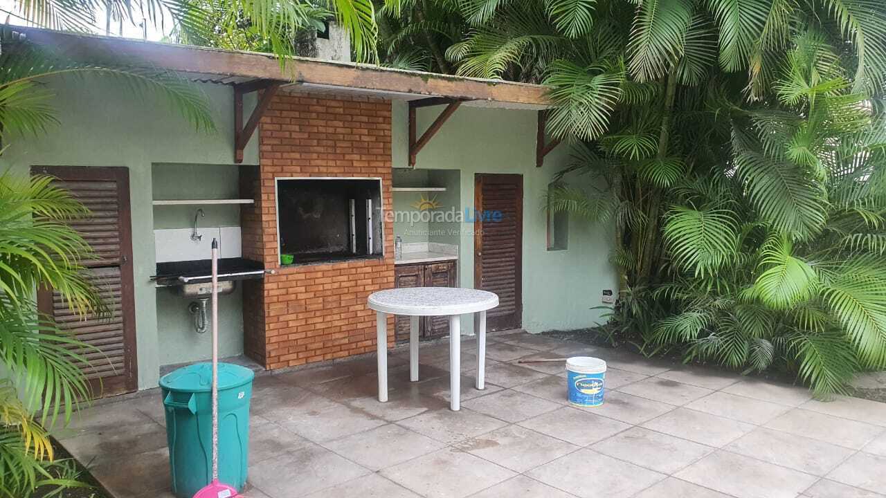 Casa para aluguel de temporada em Guarujá (Enseada)