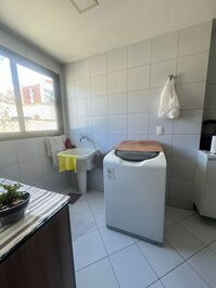 Apartamento localizado a duas ruas da praia