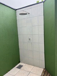 Excelente Sobrado contendo 1 suite + 4 quartos com AC, WI-FI,50m mar