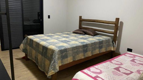 Cama de casal 1,40x2,00 m