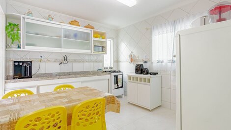 Excellent 4-Suite House in Guarajuba with Pool and Wi-Fi