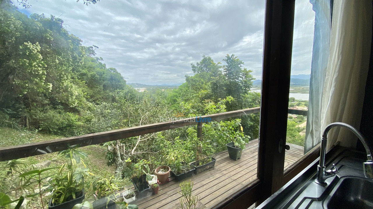 Casa para aluguel de temporada em Garopaba (Praia da Ferrugem)