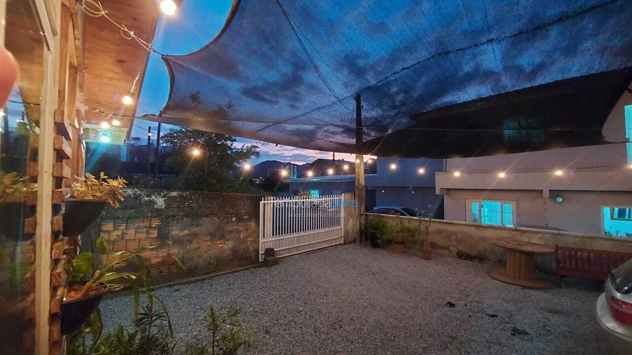 Casa para alquiler de vacaciones em Itapema (Alto do Sao Bento)