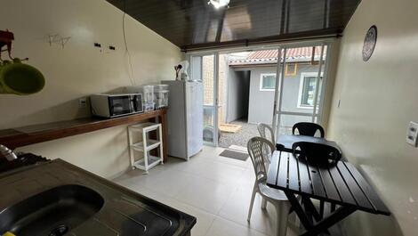 Beautiful semi-detached 1 suite and 1 bedroom with AC, WI-FI, barbecue
