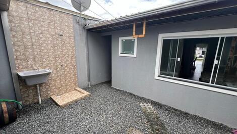 Beautiful semi-detached 1 suite and 1 bedroom with AC, WI-FI, barbecue