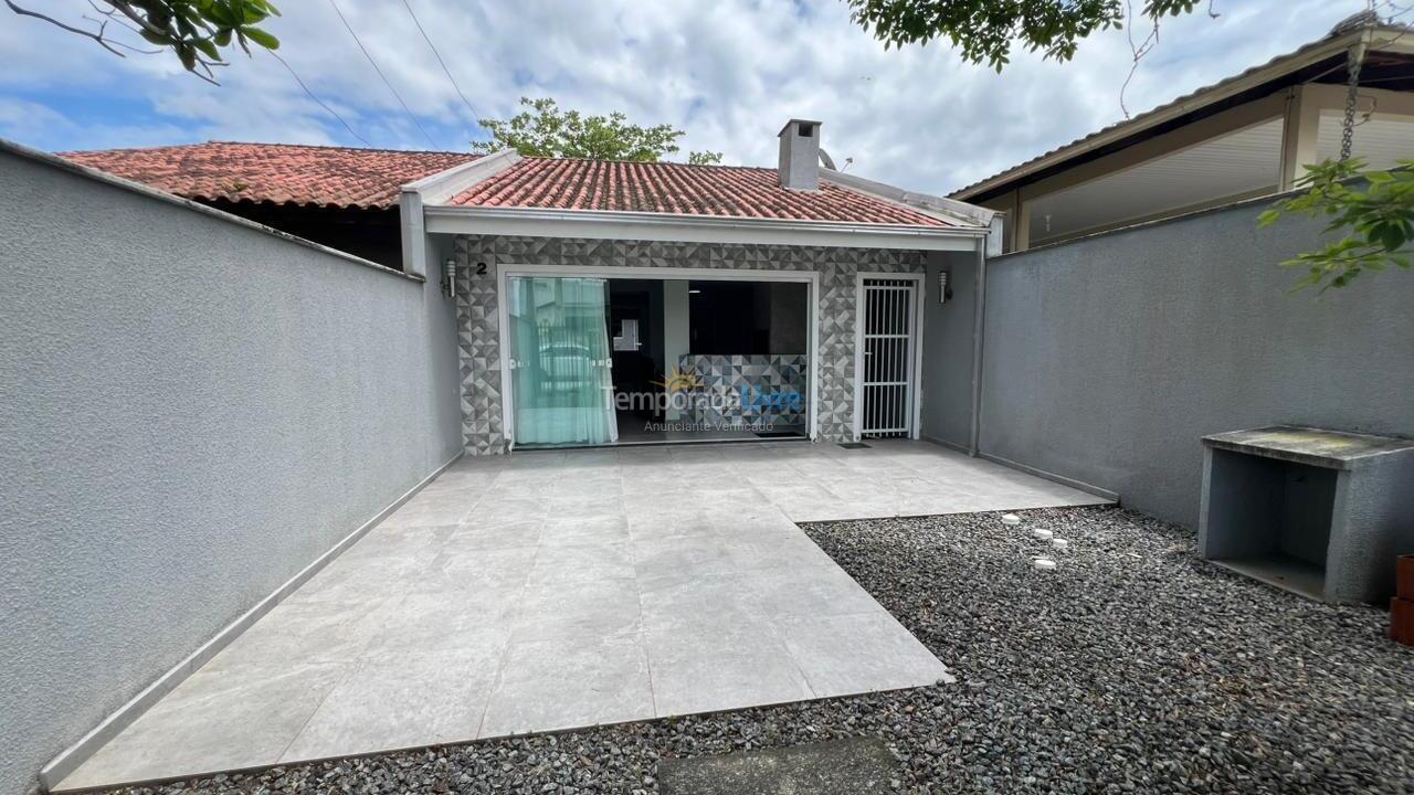 House for vacation rental in São Francisco do Sul (Itaguaçu)