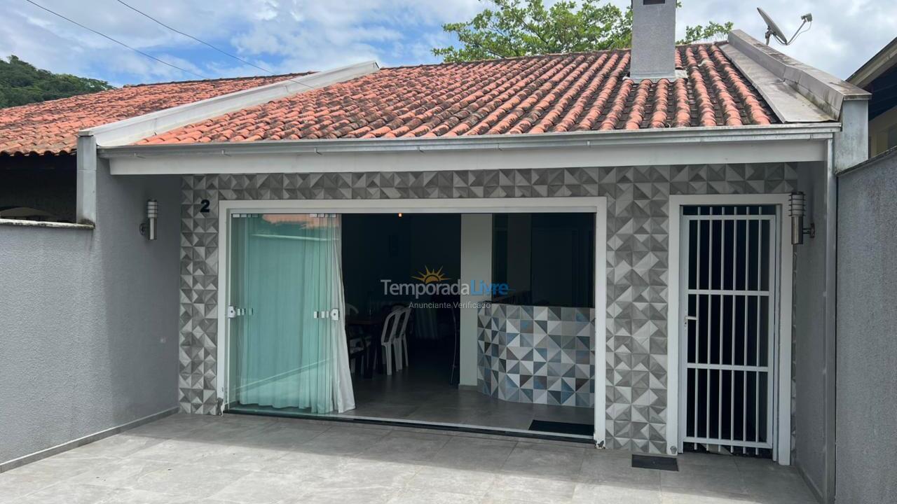 House for vacation rental in São Francisco do Sul (Itaguaçu)