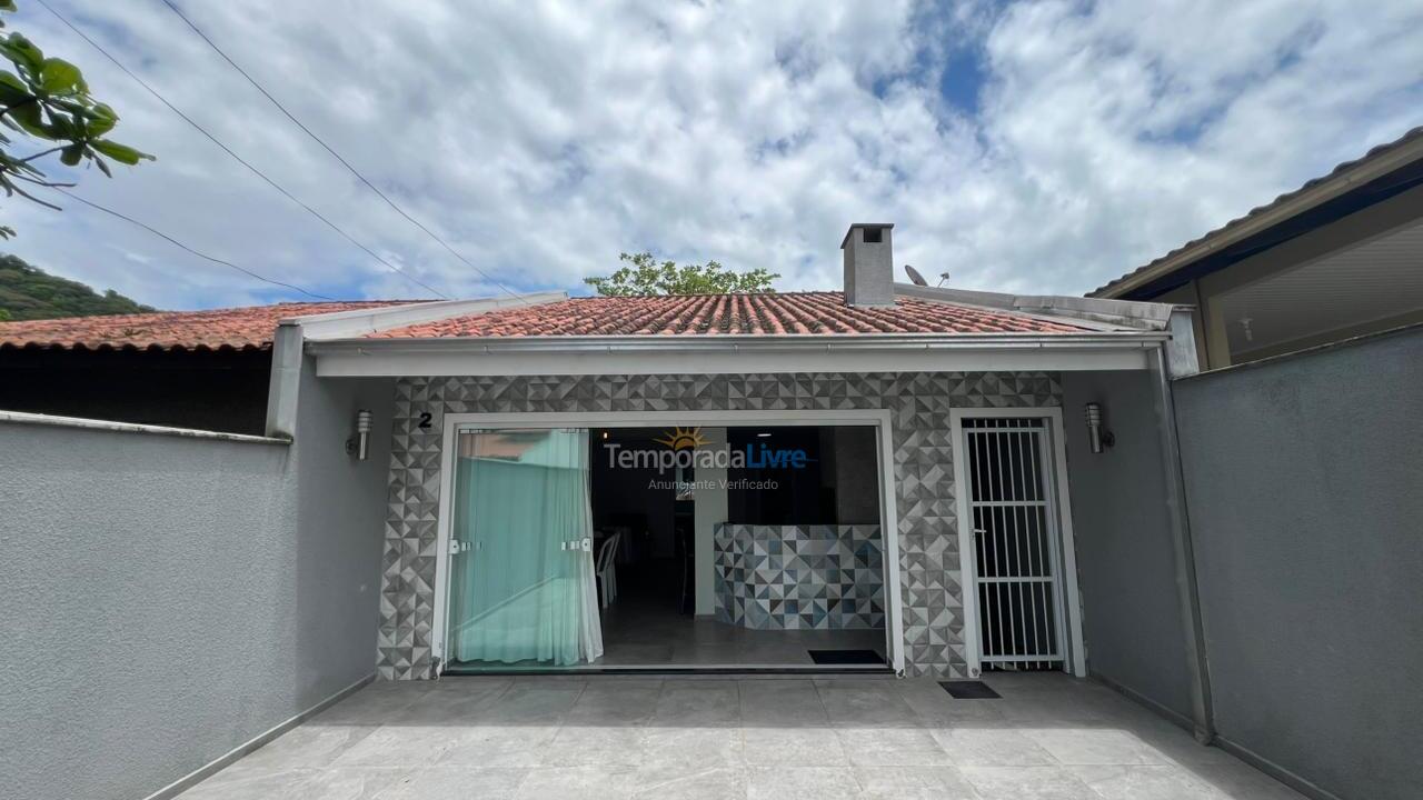 House for vacation rental in São Francisco do Sul (Itaguaçu)