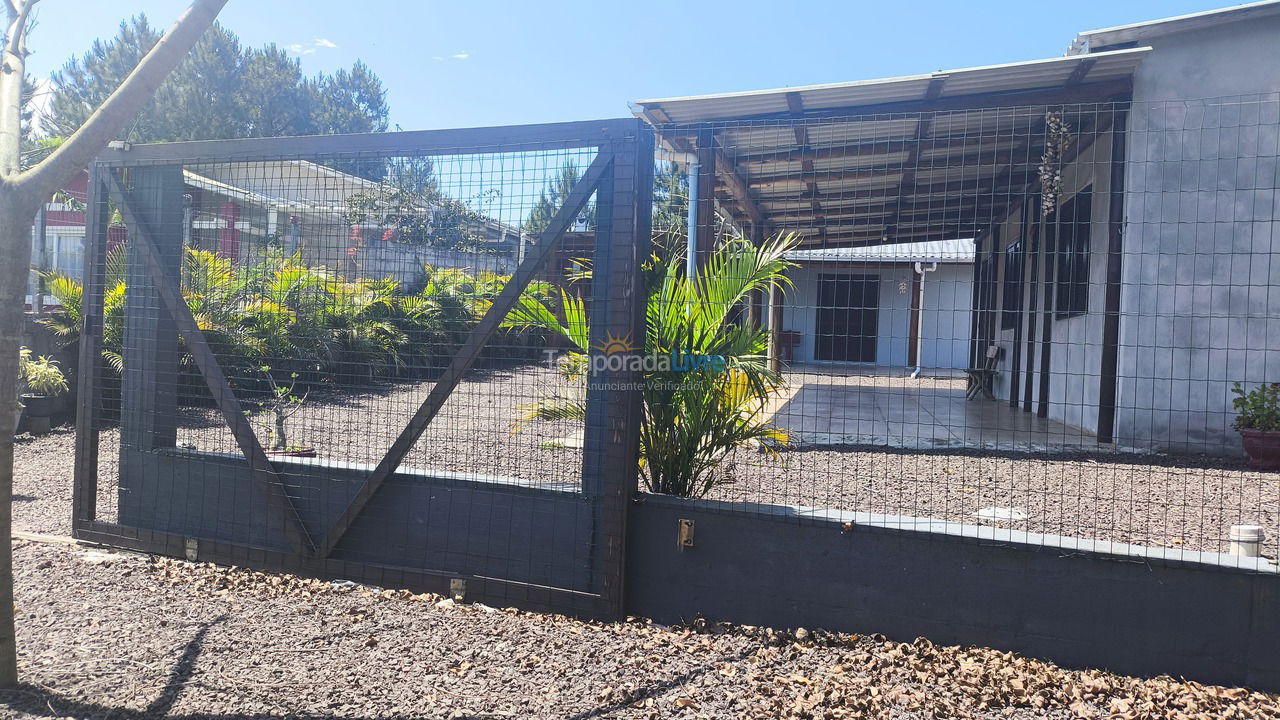Casa para aluguel de temporada em Torres (Itapeva Norte)