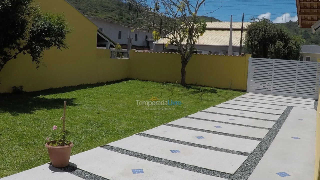 Casa para aluguel de temporada em Porto Belo (Centro)