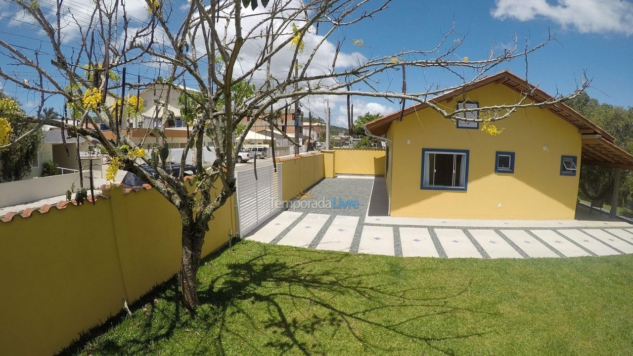 Casa para aluguel de temporada em Porto Belo (Centro)