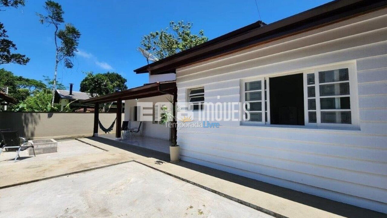 Casa para aluguel de temporada em Ubatuba (Praia de Itamambuca)