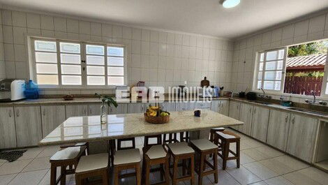 Casa com 4 suítes a apenas 50m da praia de Itamambuca