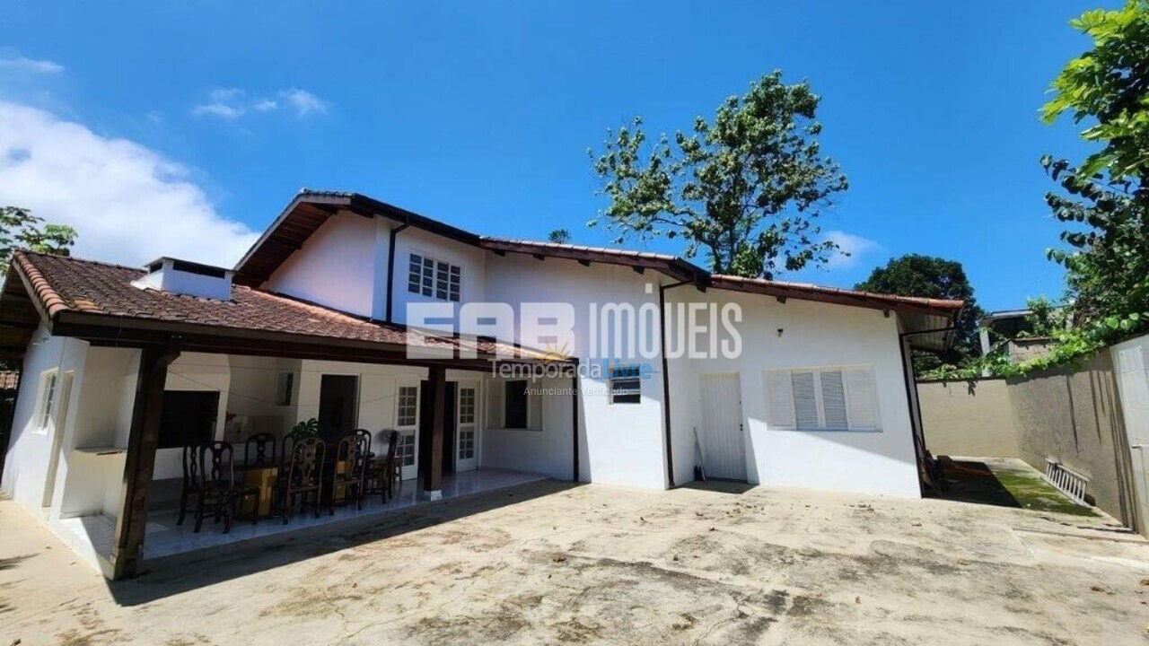 Casa para aluguel de temporada em Ubatuba (Praia de Itamambuca)