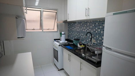 APARTAMENTO REFORMADO POR TEMPORADA EN GUARUJÁ (ENSEADA)