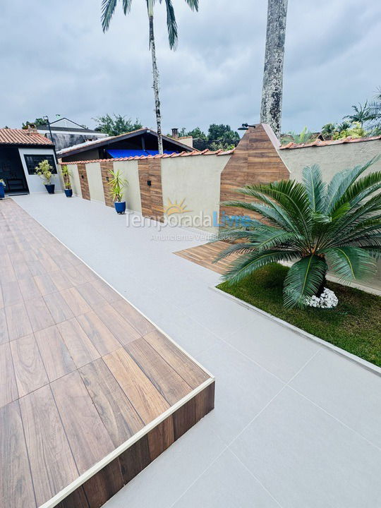 Casa para aluguel de temporada em Bertioga (Boraceia)