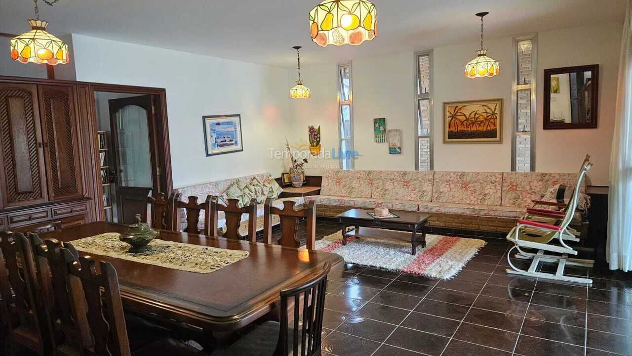 Casa para aluguel de temporada em Ubatuba (Lazaro)