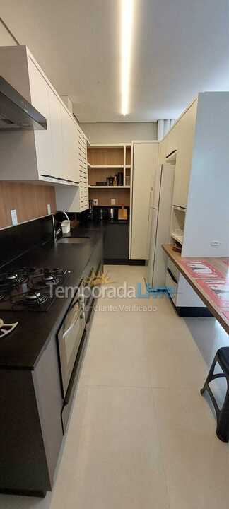 Apartamento para aluguel de temporada em Bombinhas (Bairro Canto Grande Praia de Mariscal)