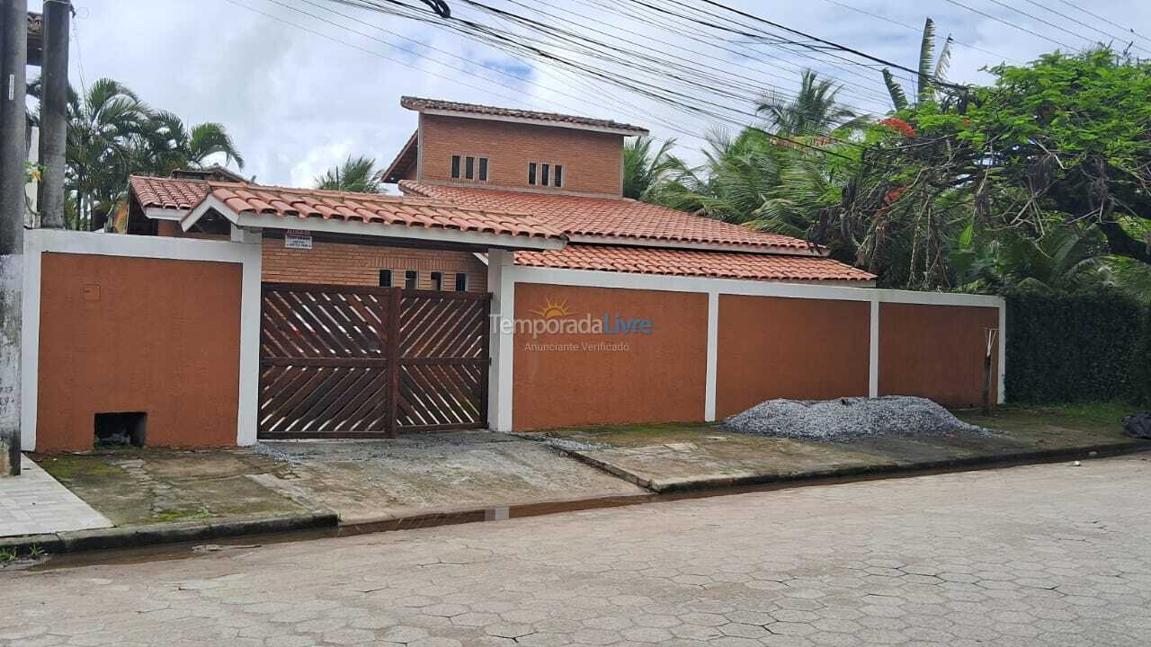 Casa para alquiler de vacaciones em Caraguatatuba (Capricórnio)