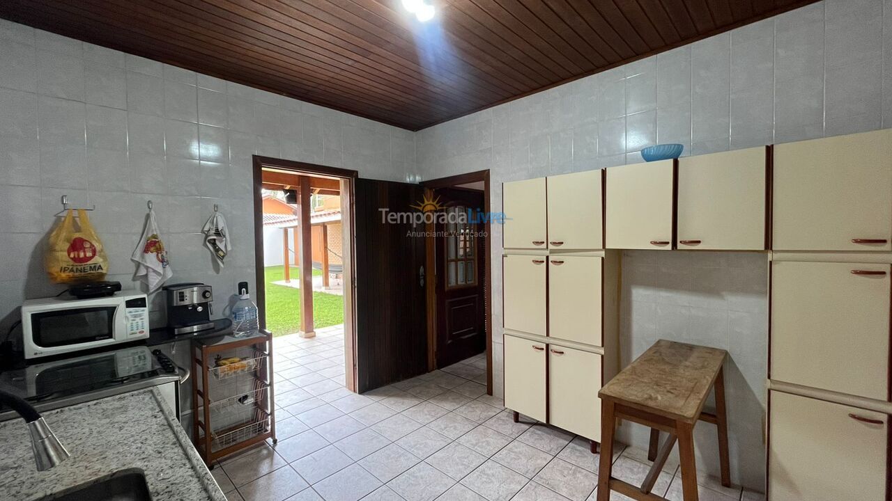 Casa para alquiler de vacaciones em Caraguatatuba (Capricórnio)