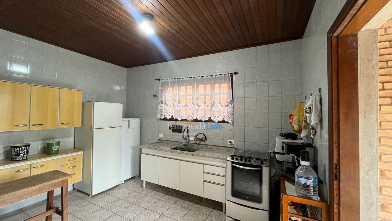 Casa para alquiler de vacaciones em Caraguatatuba (Capricórnio)