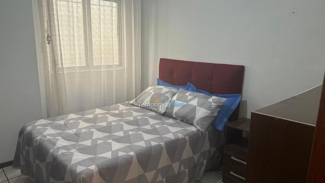 Apartamento para aluguel de temporada em Itapema (Meia Praia)