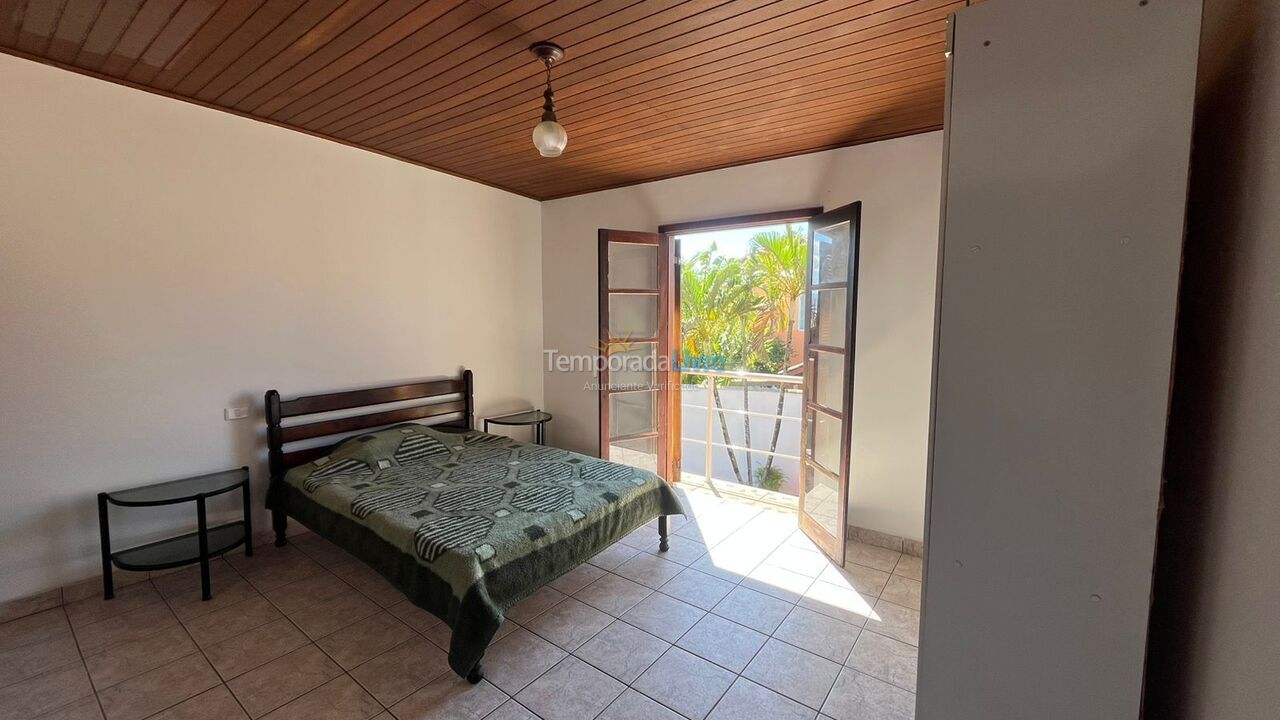 Casa para alquiler de vacaciones em Caraguatatuba (Capricórnio)