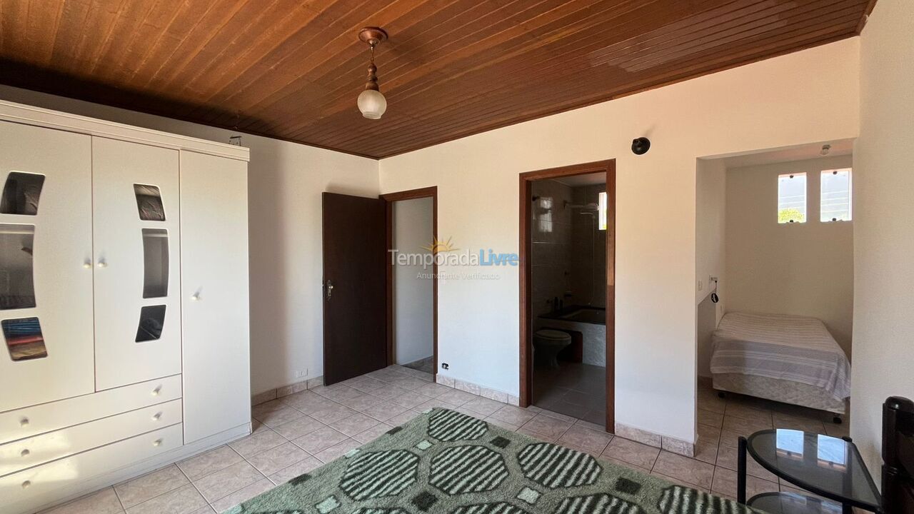 Casa para alquiler de vacaciones em Caraguatatuba (Capricórnio)