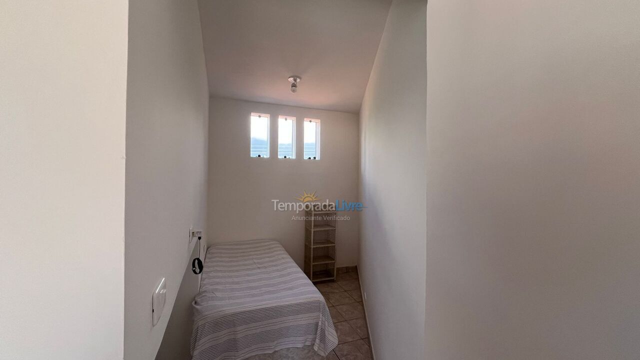 Casa para alquiler de vacaciones em Caraguatatuba (Capricórnio)