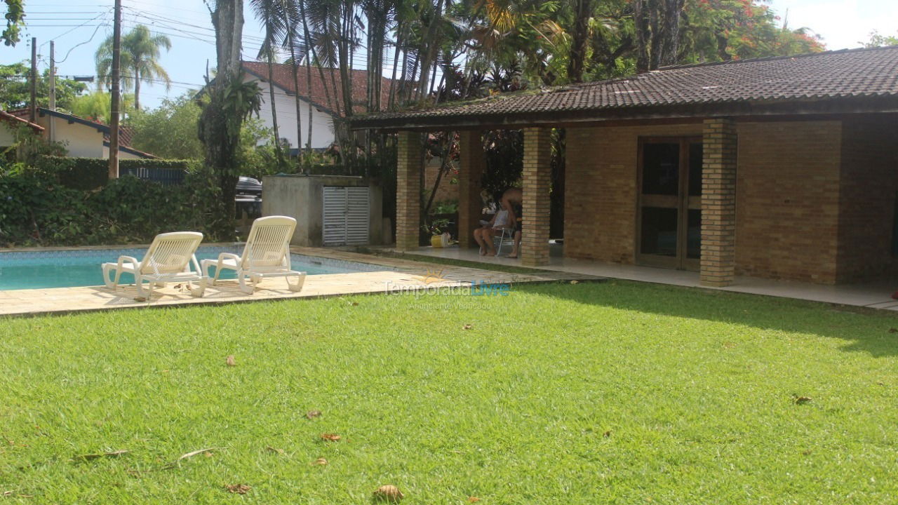 Casa para alquiler de vacaciones em Ubatuba (Praia do Lázaro)