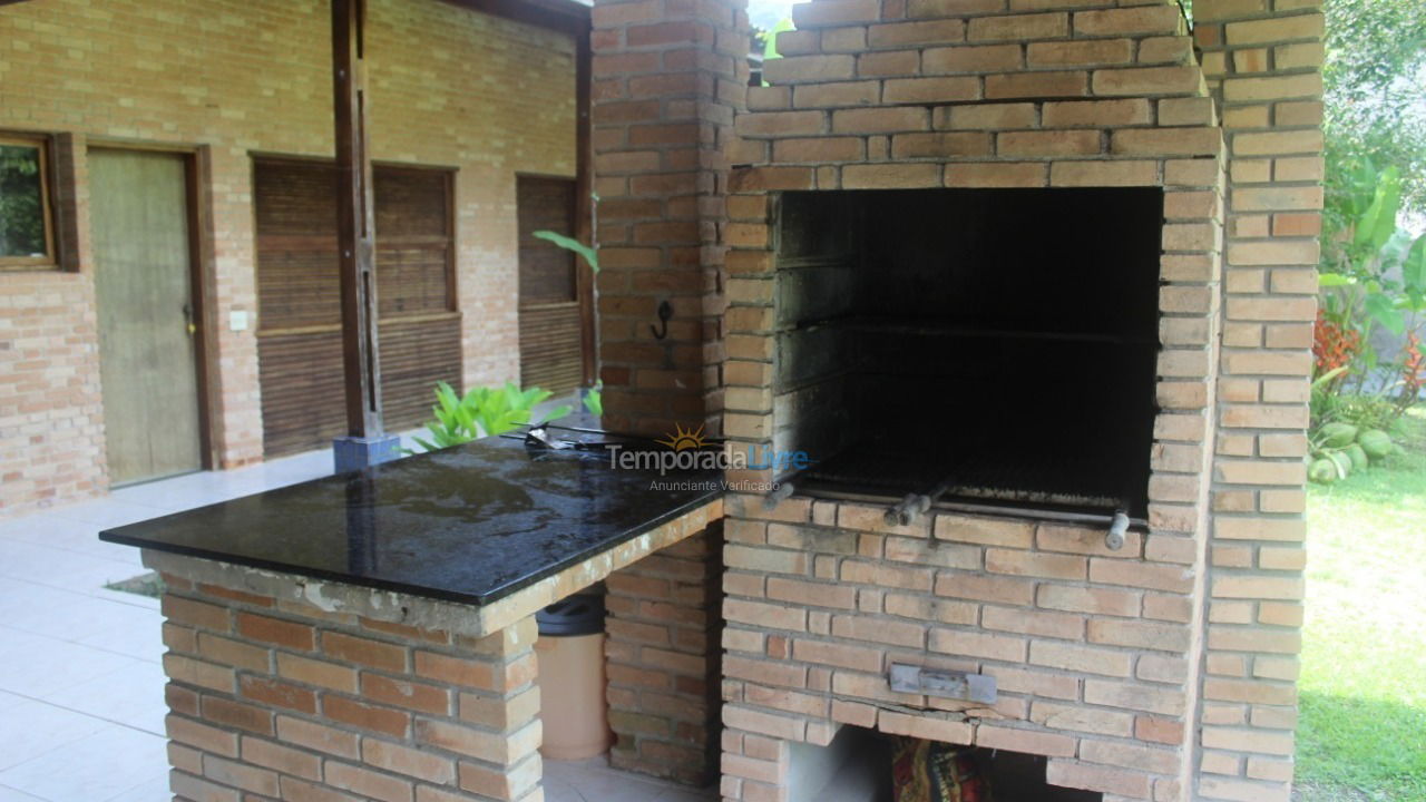 Casa para alquiler de vacaciones em Ubatuba (Praia do Lázaro)