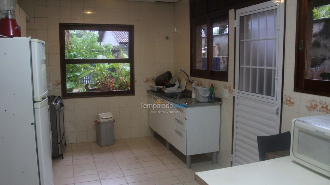 Casa para alquiler de vacaciones em Ubatuba (Praia do Lázaro)