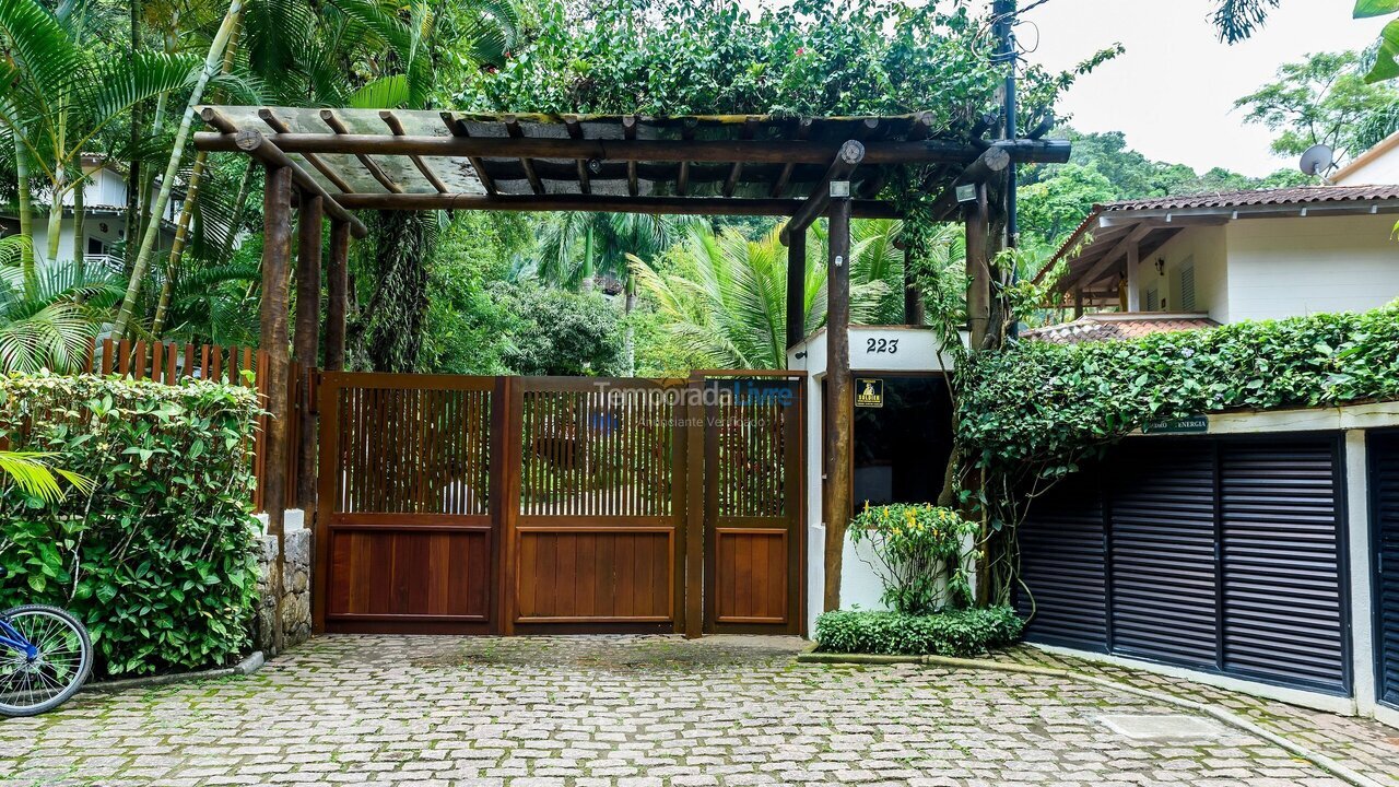 Casa para alquiler de vacaciones em São Sebastião (Camburi)