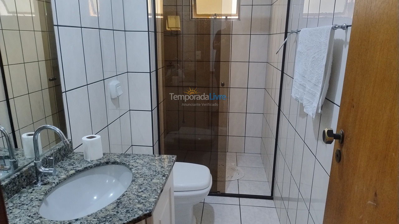 Apartamento para aluguel de temporada em Itapema (Meia Praia)