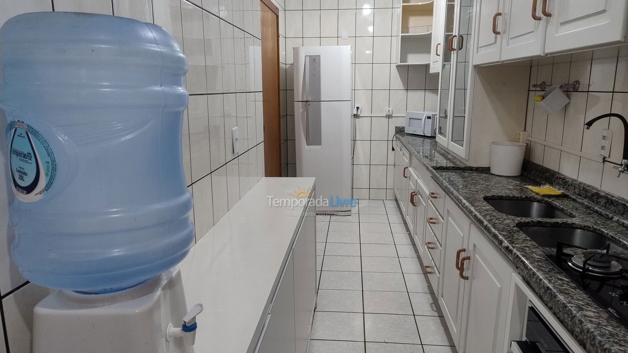 Apartamento para aluguel de temporada em Itapema (Meia Praia)