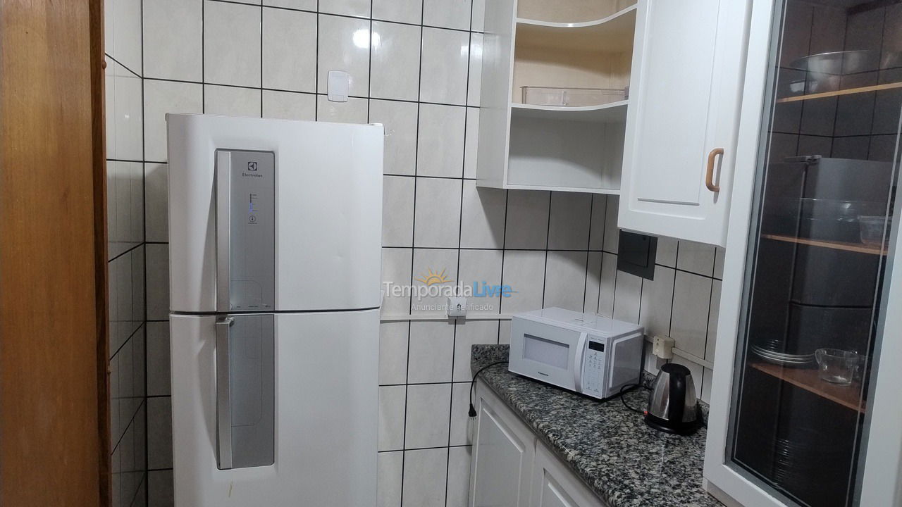 Apartamento para aluguel de temporada em Itapema (Meia Praia)