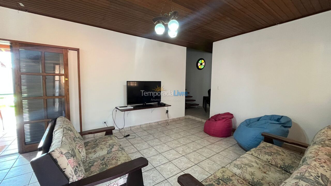 Casa para alquiler de vacaciones em Caraguatatuba (Capricórnio)