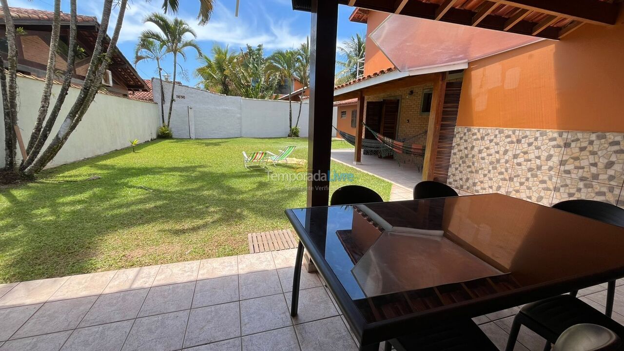 Casa para alquiler de vacaciones em Caraguatatuba (Capricórnio)