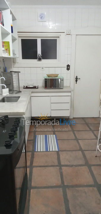 Apartamento para aluguel de temporada em Guarujá (Pitangueiras)