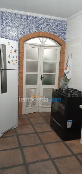 Apartamento para aluguel de temporada em Guarujá (Pitangueiras)