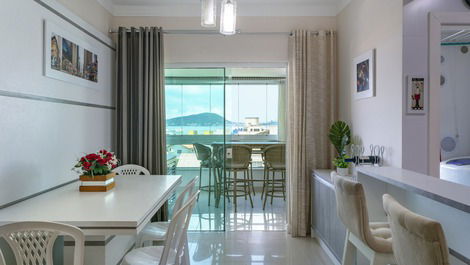 Apartamento com Vista para o Mar